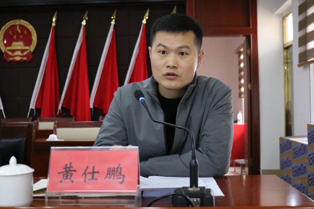  p>黄仕鹏,男,汉族,安溪县剑斗镇人,1986年6月出生,2013年1月参加工作