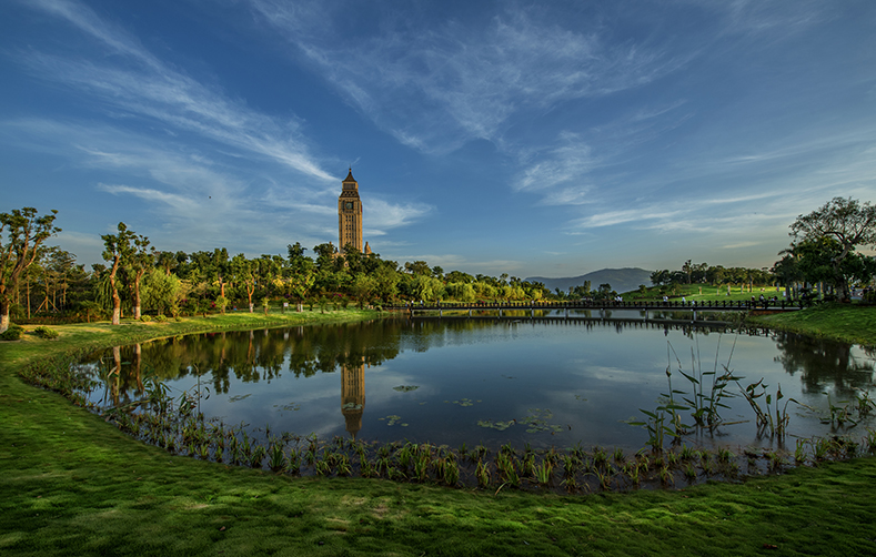  p data-id="gnzldyncwl">明月池亦称观海寺,创建于 a target="_blank