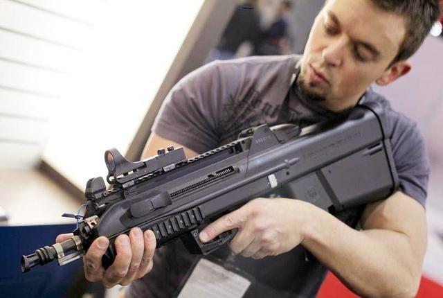 美国f2000模块化突击武器