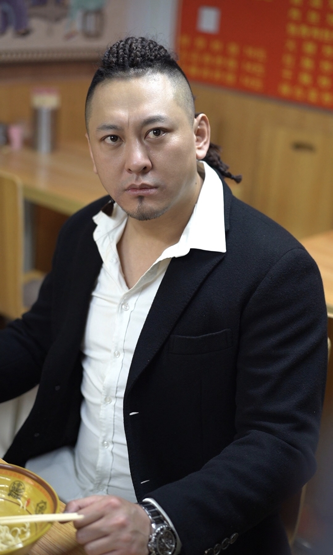  p data-id="t0vyvc7yauhf">杨震,汉族,中国内地男演员,毕业于上海
