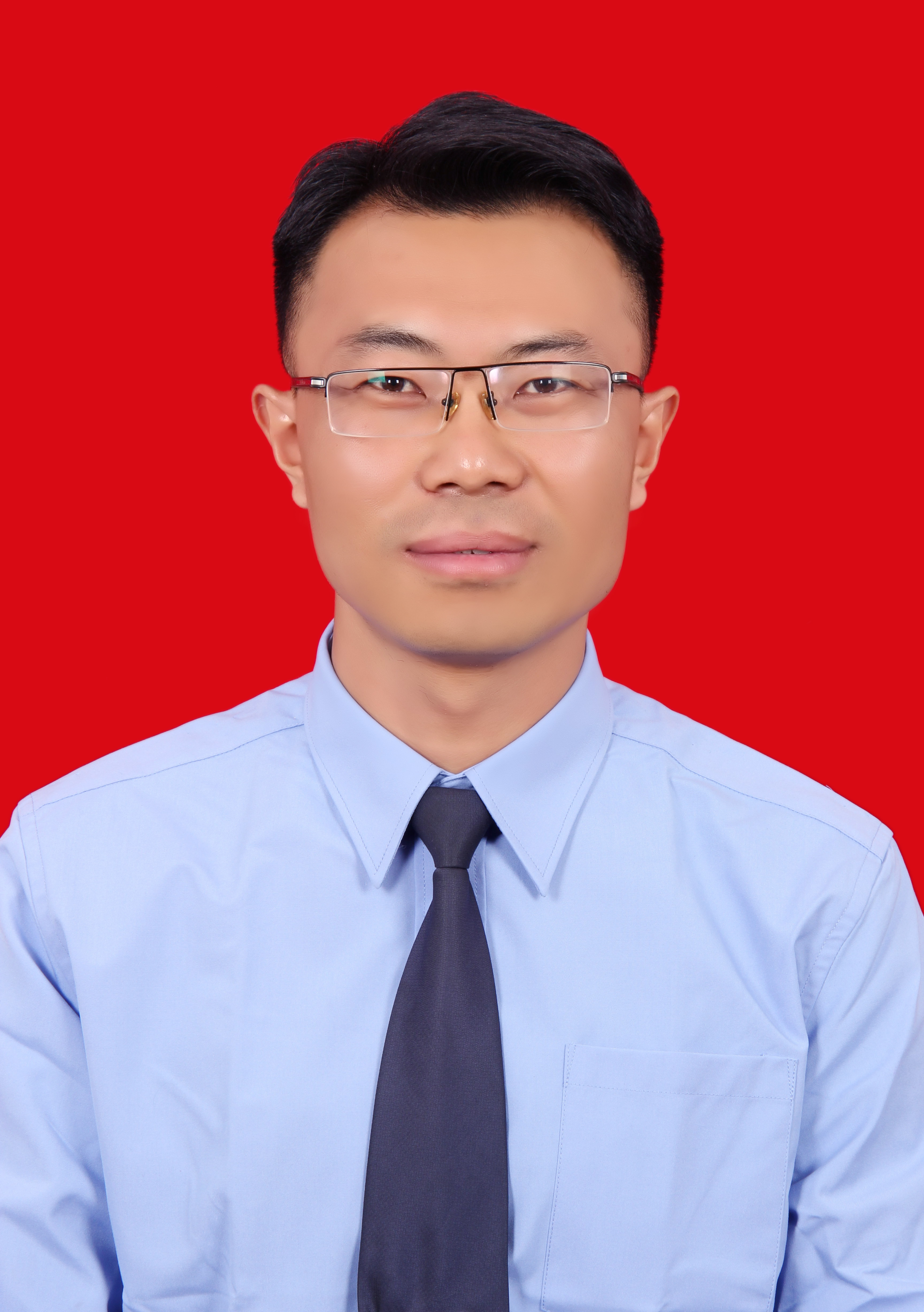 男,满族,现任石嘴山市市场监督管理局大武口区分局集贸市场综合执法队