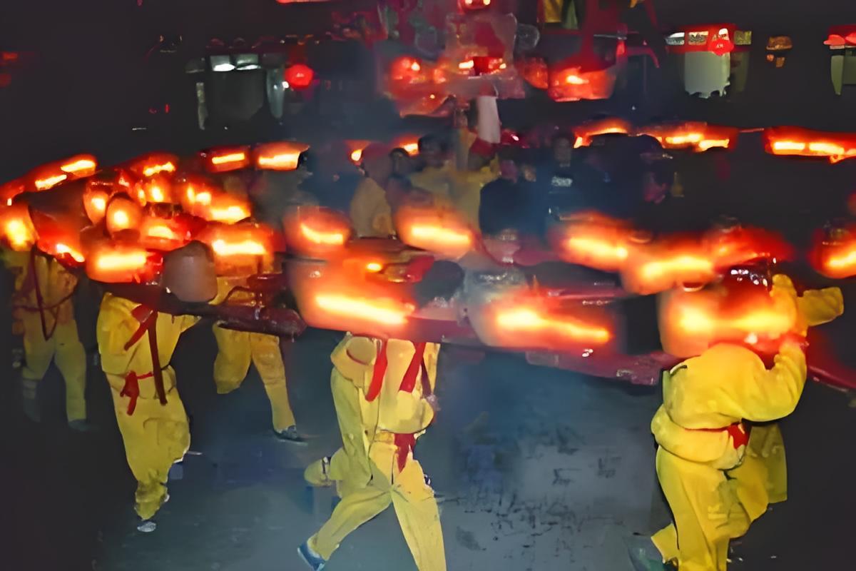 e6">芙蓉板凳龙是<a target="