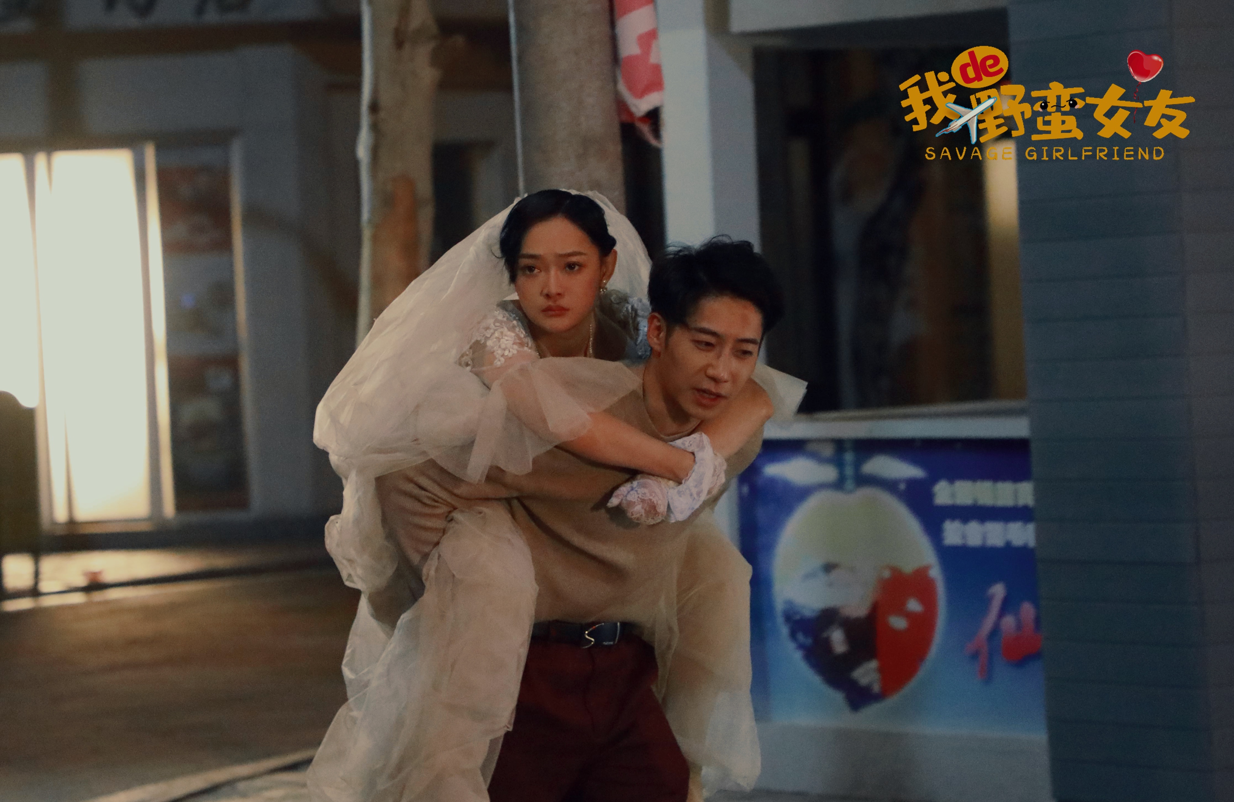  p>周航,1993年11月3日出生于甘肃省天水市,中国内地影视男演员.