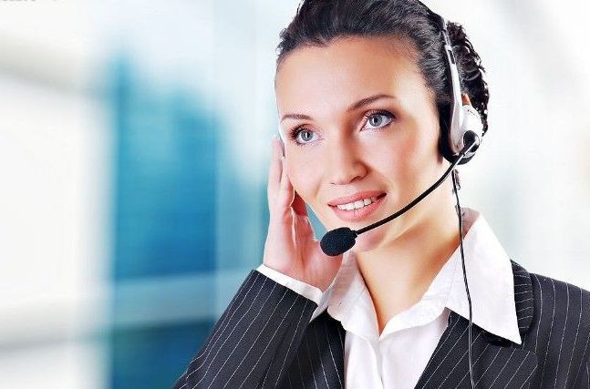 是指利用电话接线员来吸引新顾客和联系老客户,以确定他们的满意程度