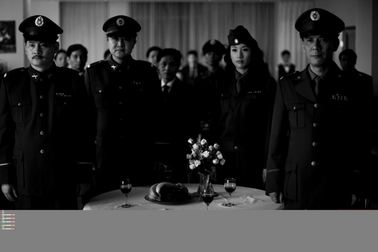  /p> p>1998年,姚安濂在《无暇人生》中饰演季如东,并凭借此剧一举