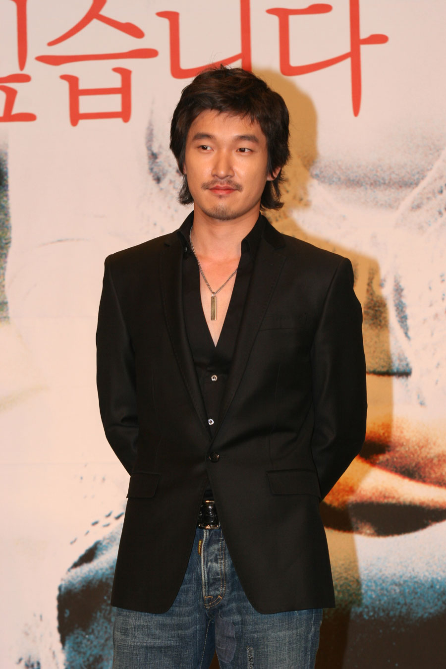  p>曹承佑(cho seung-woo),1980年3月28日出生于首尔,韩国男演员.