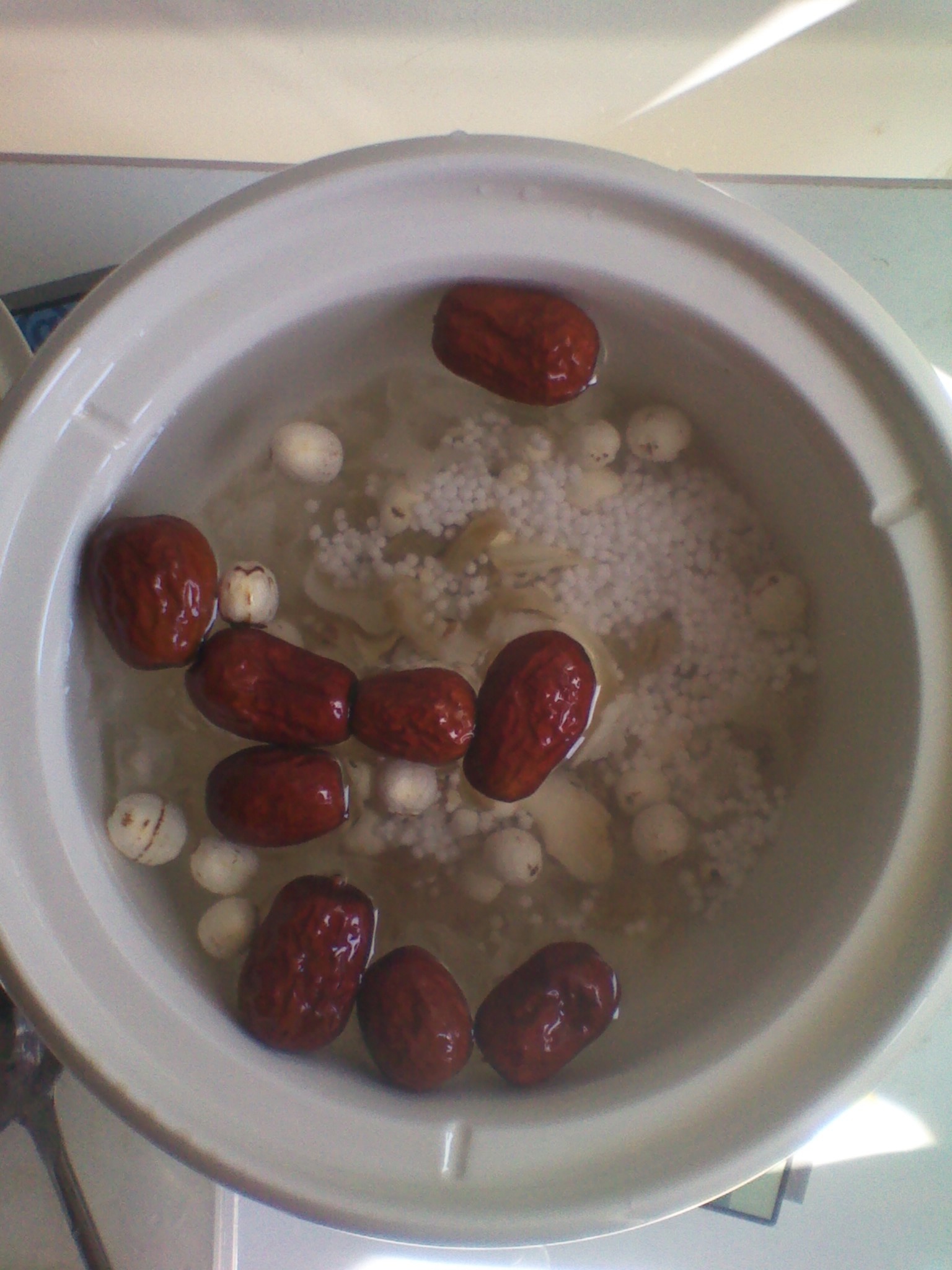 银耳百合红枣莲子汤