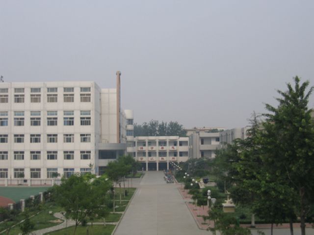 1 high school),简称"新乡一中",位于 a href="#" data-lemmaid="