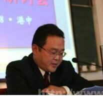 谭素明,现任职于镇江一中