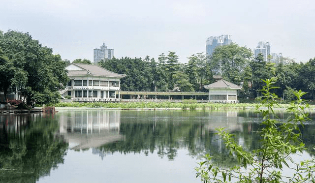  p data-id="gnwkjch92j">海山仙馆,位于广州市荔枝湾畔,是清代广州