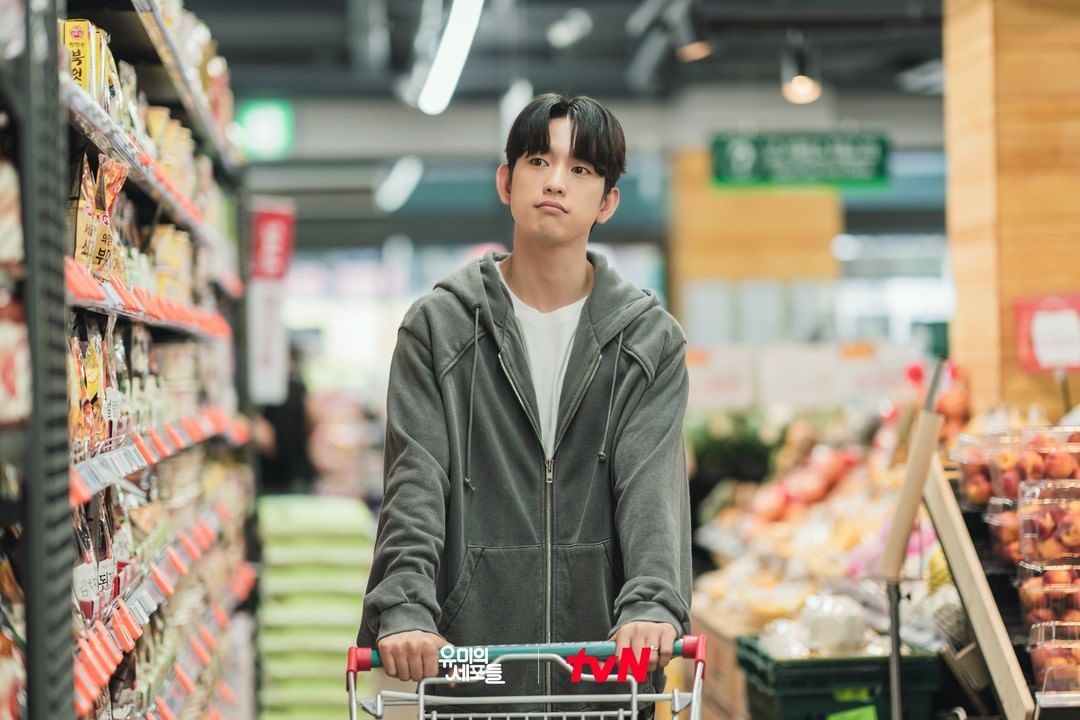 小将》是韩国tvn电视台于2021年9月17日播出的爱情喜剧,由李尚烨导演