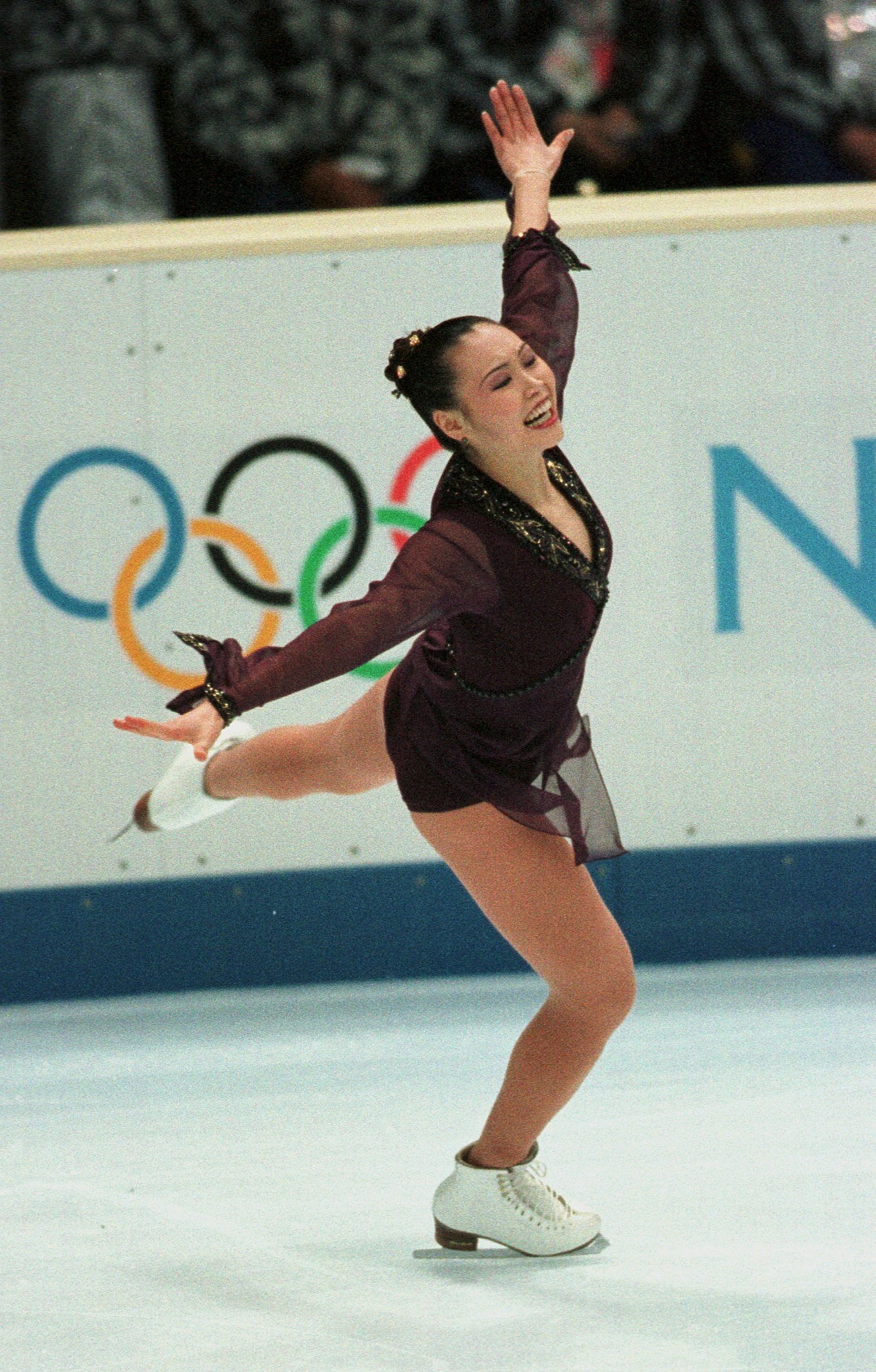 f1ei">陈露,1976年11月24日出生于吉林省长春市,中国前花样滑冰运动员