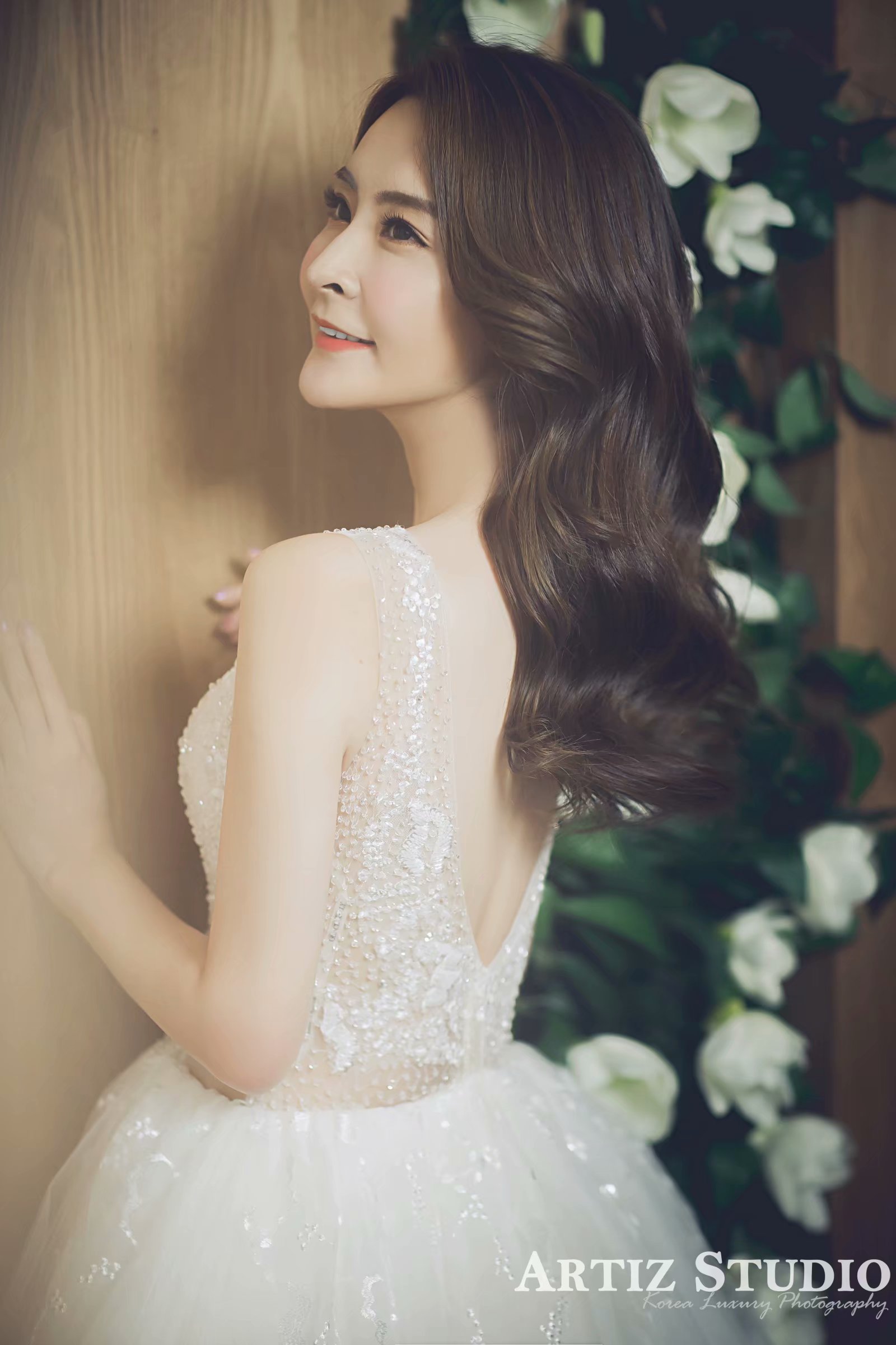 data-id="gnx017m2p4">杨光,女,生于黑龙江省哈尔滨市,著名模特,主持