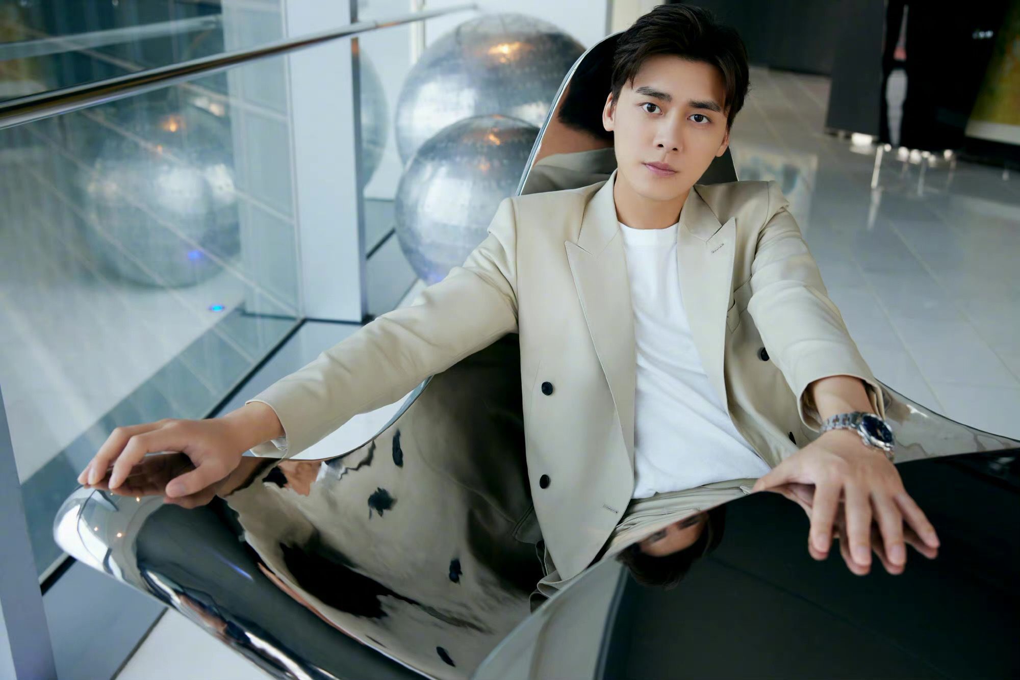  p>李易峰,1987年5月4日出生于四川省成都市,中国内地男演员,流行乐