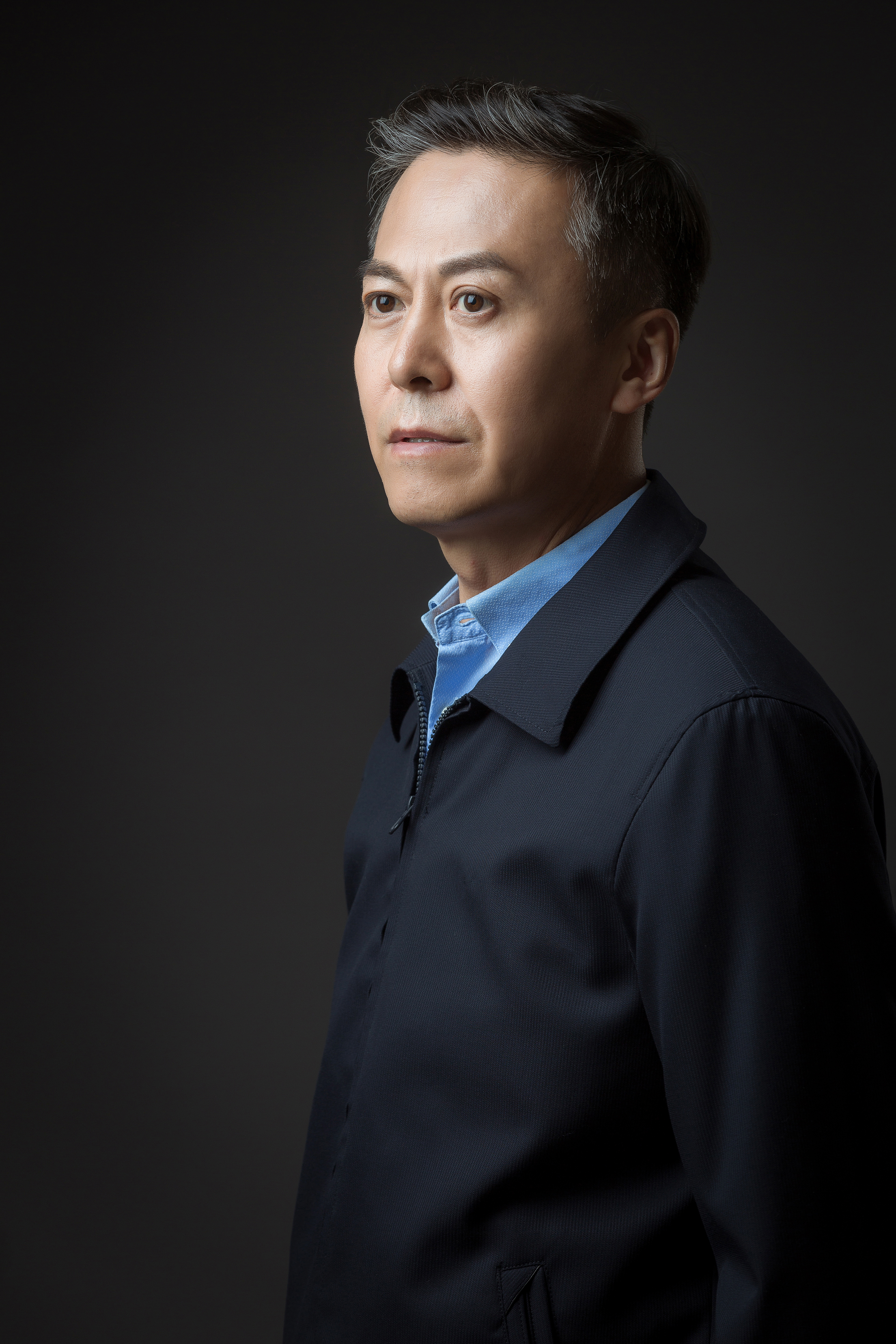 国家一级演员,中国戏剧家协会会员,就职于中国铁路文工团影剧中心