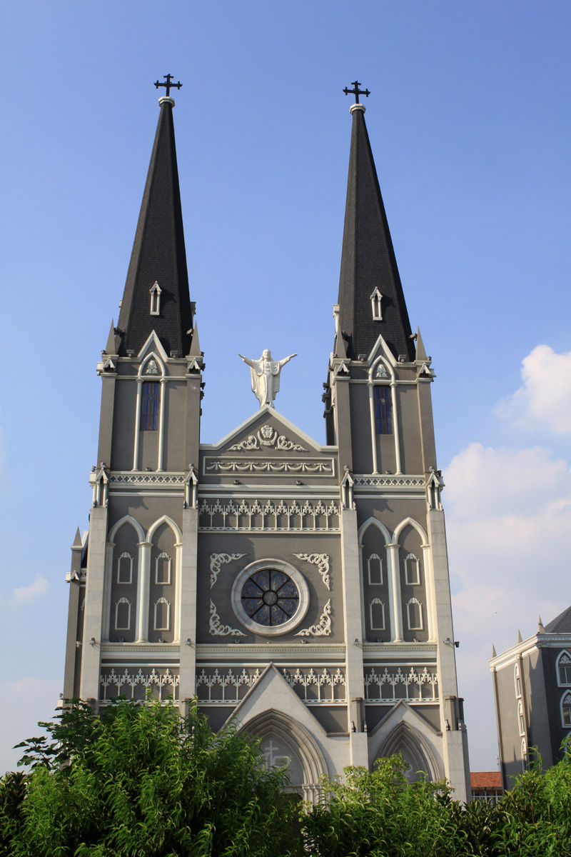  p>佛山天主教堂,占地面积413平方米,建筑面积1212平方米 /p>