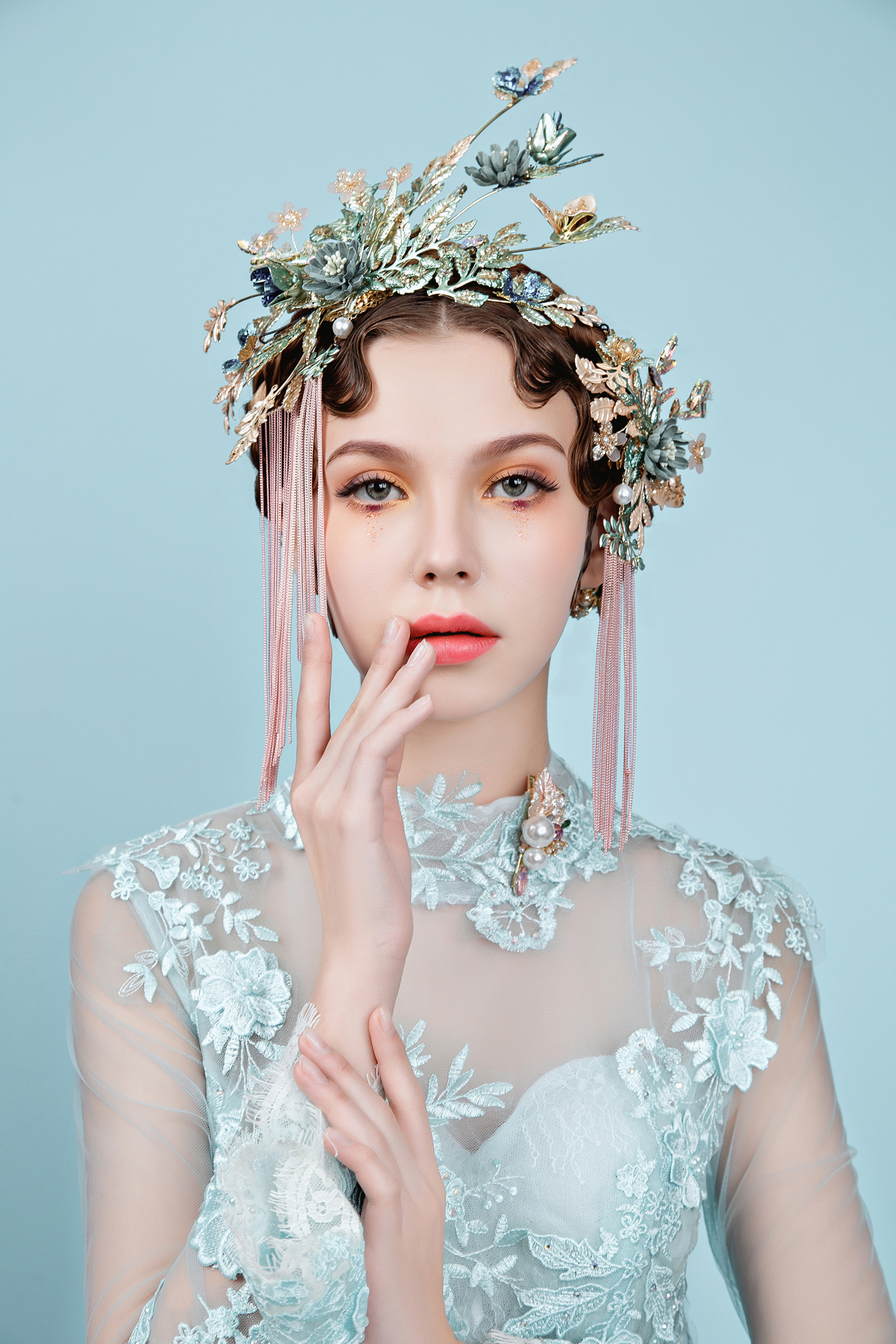 >武汉 /a> /b> b>天姿美容美发化妆摄影学校 /b>始建于1987年12月18日