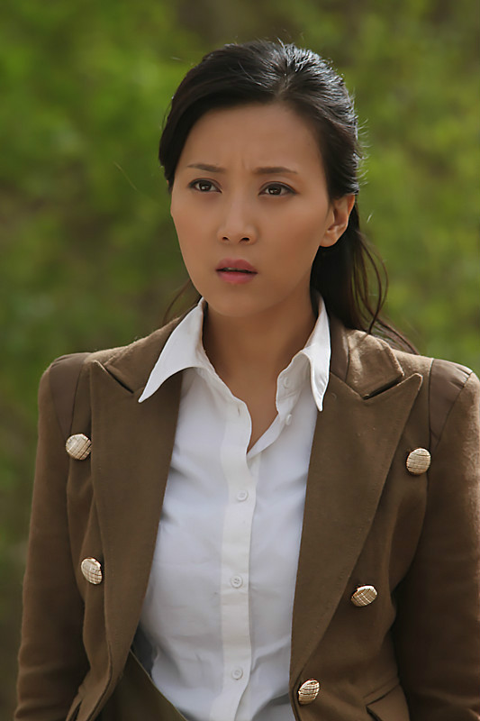  p>王泫伊,祖籍天津,出生地甘肃兰州,毕业于 a target="_blank" href=