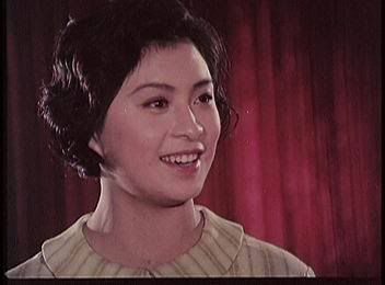  p data-id="gnwhsruxjf">殷新,1958年2月出生,著名女演员.