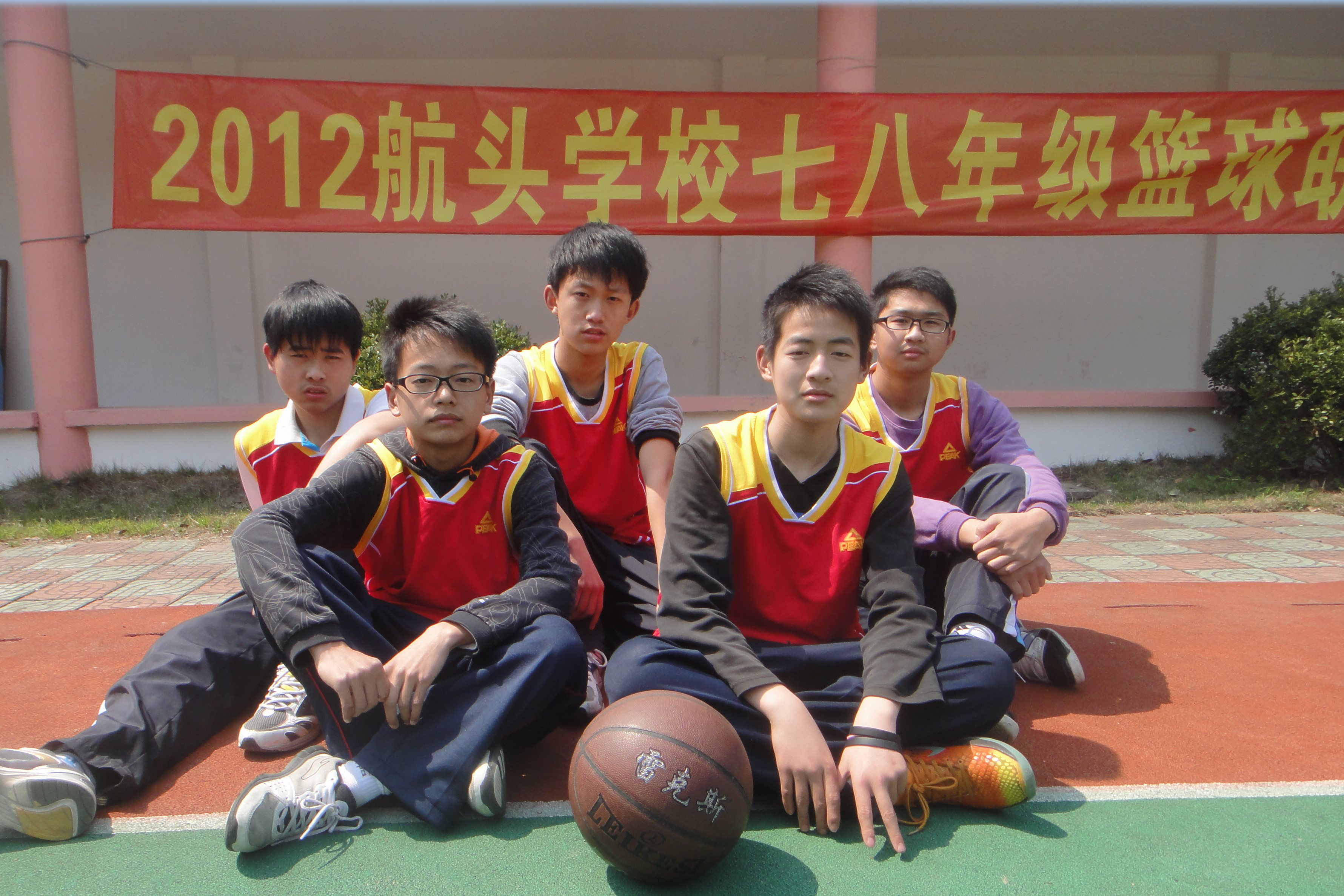  p>上海市航头学校地处浦东新区西南端,与奉贤,闵行相接,是一所九年