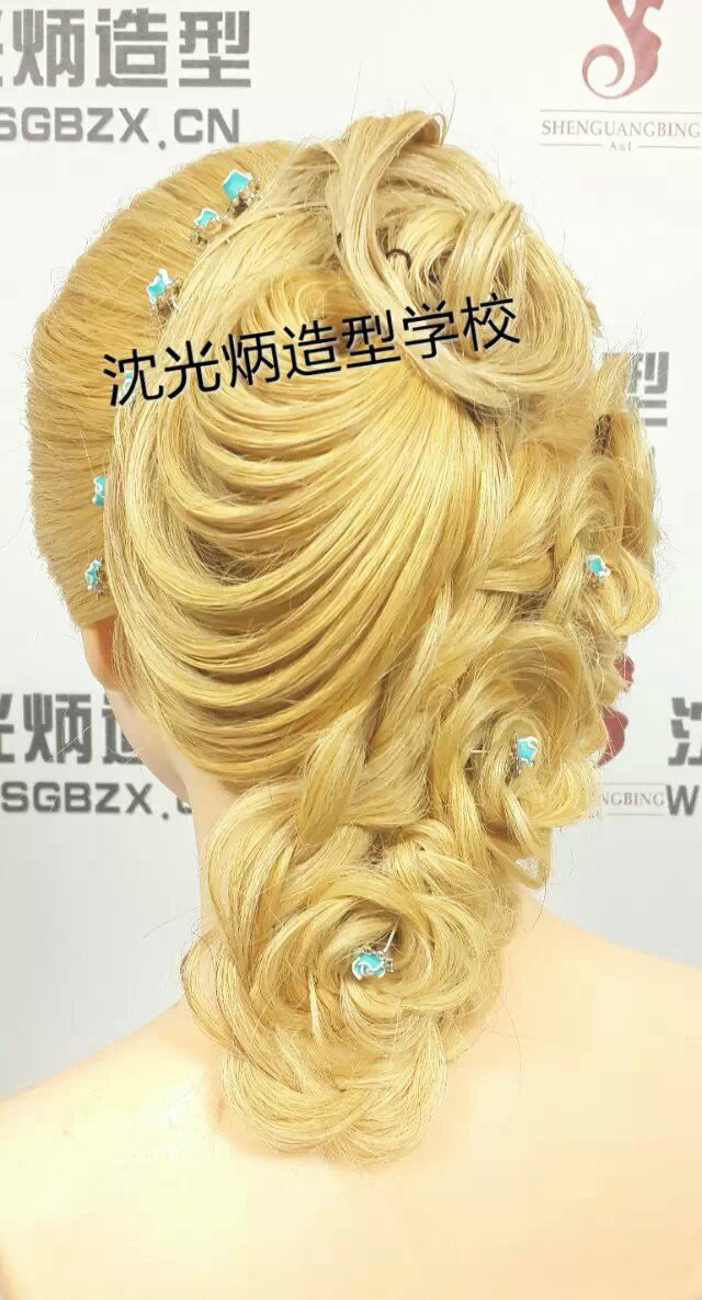 blank" href="/item/沈光炳,沈光炳造型艺术">
