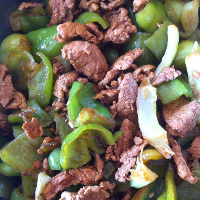 圆椒肉片素炒菜花