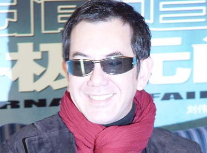 在香港上映恐怖片,由 a target="_blank" href="/item/梁鸿华/702187"