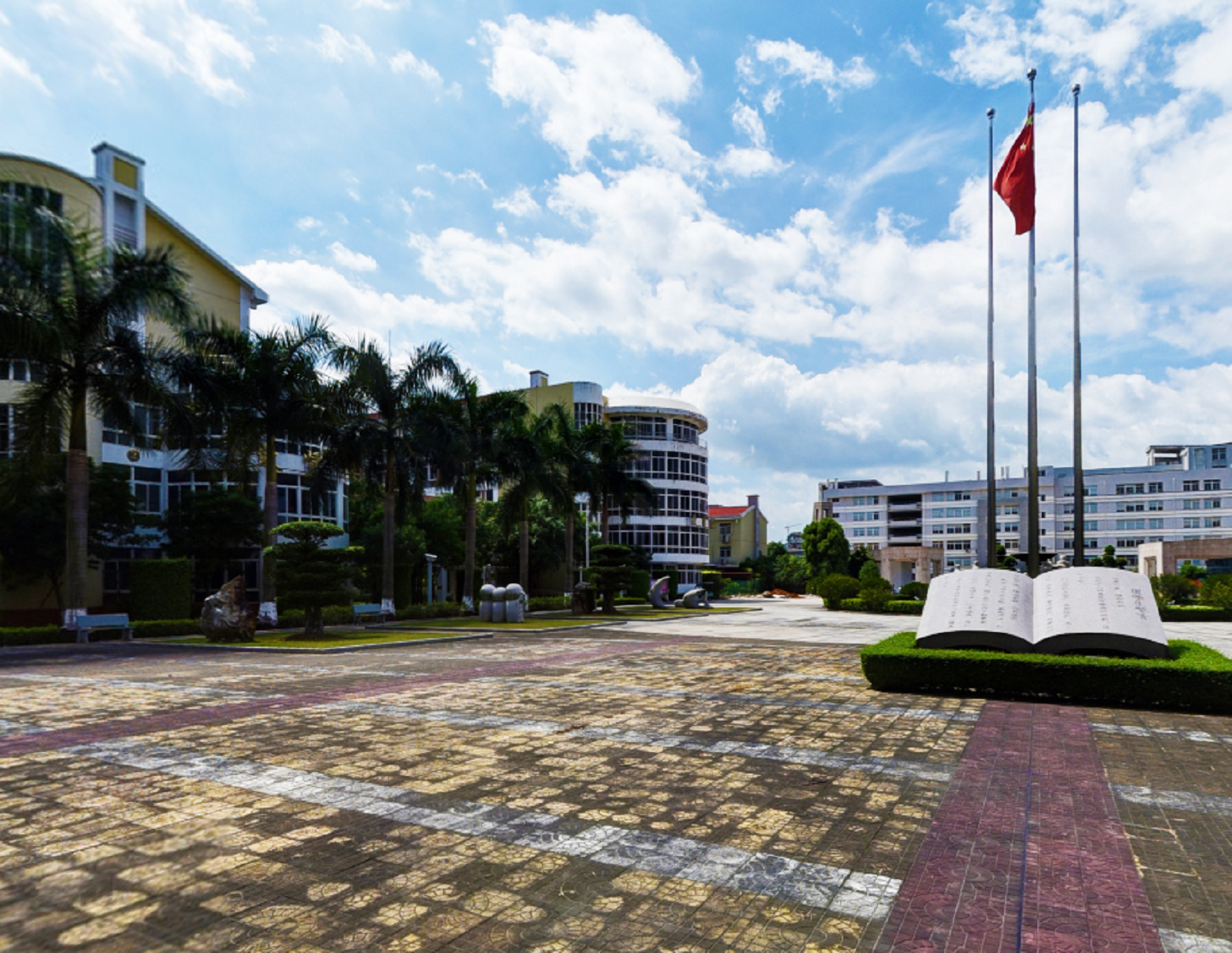  p>漳州卫生职业学院是福建省政府主管的全日制卫生职业学院.