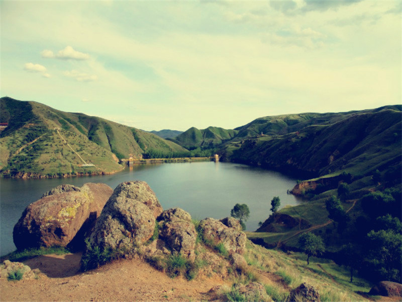 >永兴湖即永兴水库,坐位于内蒙古自治区乌兰察布市凉城县永兴镇东南部