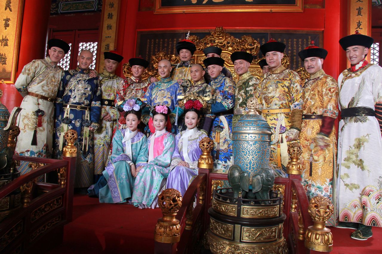 于浙江省金华市浦江县,毕业于浙江省艺术学院越剧表演班,中国女演员