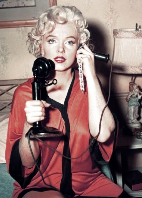  p>《热情似火》是由20世纪福克斯家庭娱乐公司出品的爱情喜剧电影,由