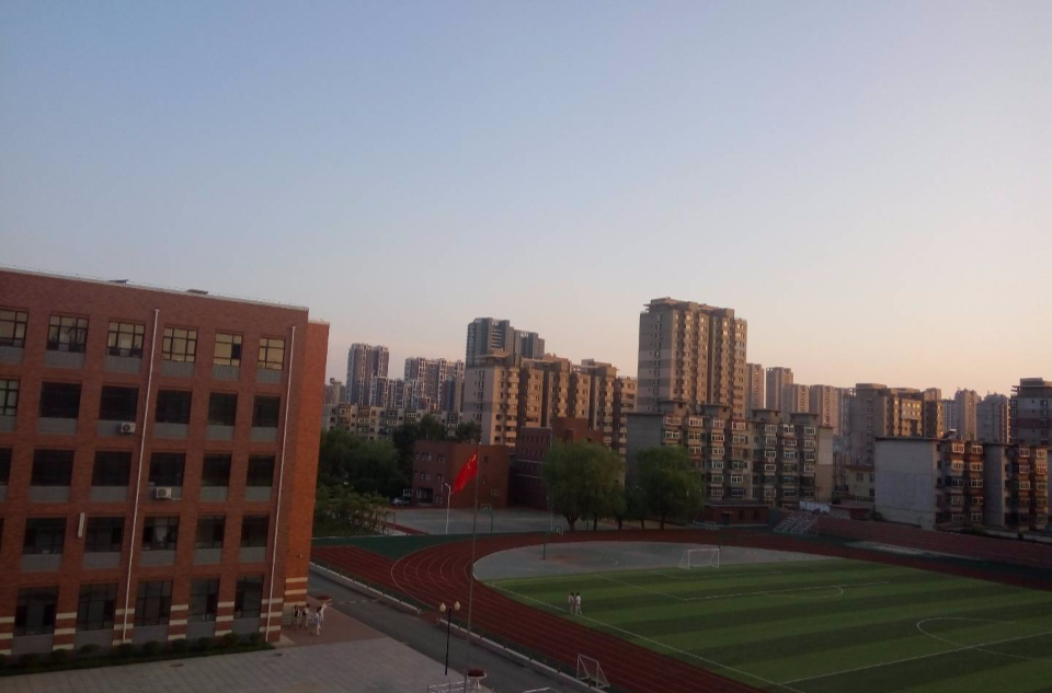  p>抚顺市第六中学坐落于交通便利,环境优美的 a href="#" data-lemma