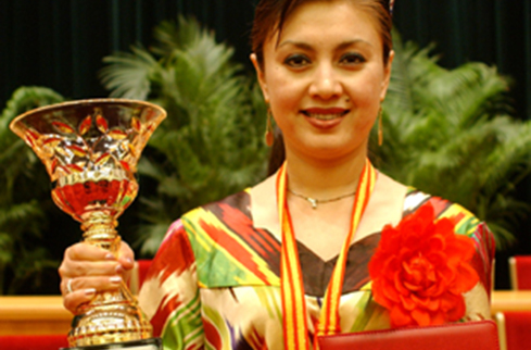 迪丽娜尔·阿布拉