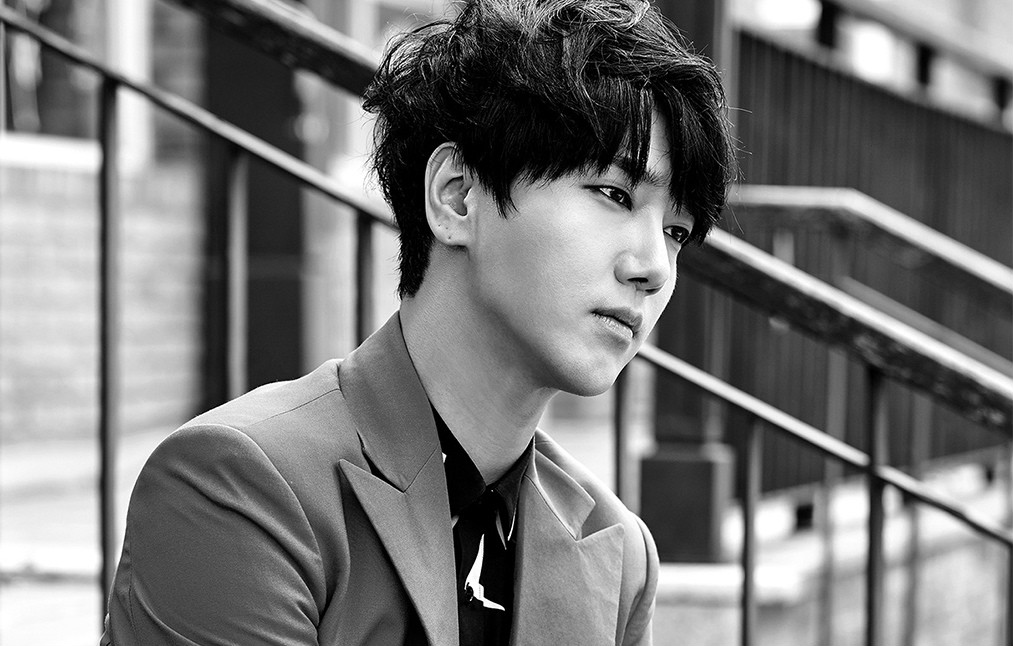  p>金钟云(         ),艺名艺声(      ),1984年8月24日出生于韩国忠