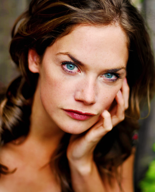 p>露丝·威尔森 i>(ruth wilson) /i>,1982年1月13日生于英国萨里