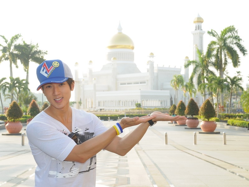  p>吴尊(chun wu),原名吴吉尊,1979年10月10日出生于文莱,华语影视男