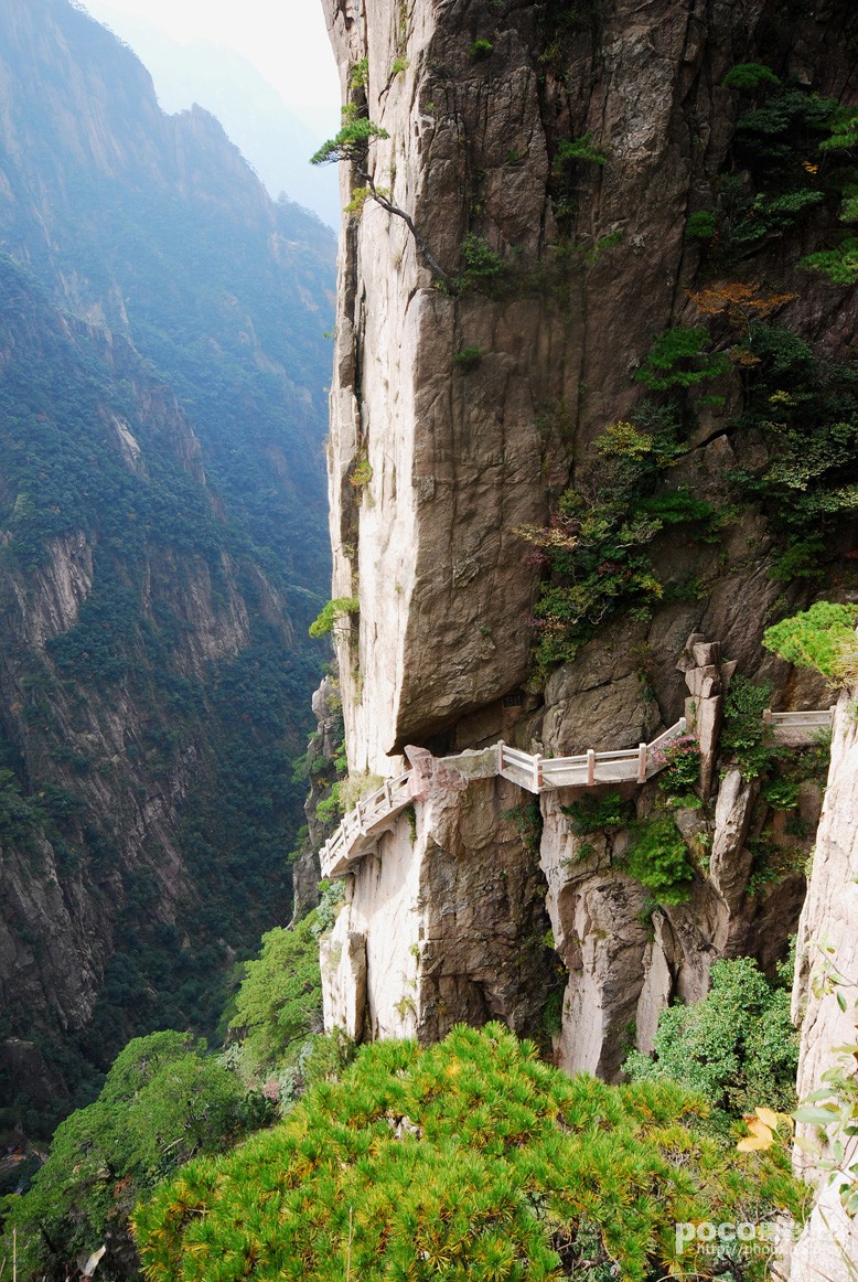  p data-id="gnt6mg898p">黄山,中华十大名山之一,天下第一奇山.