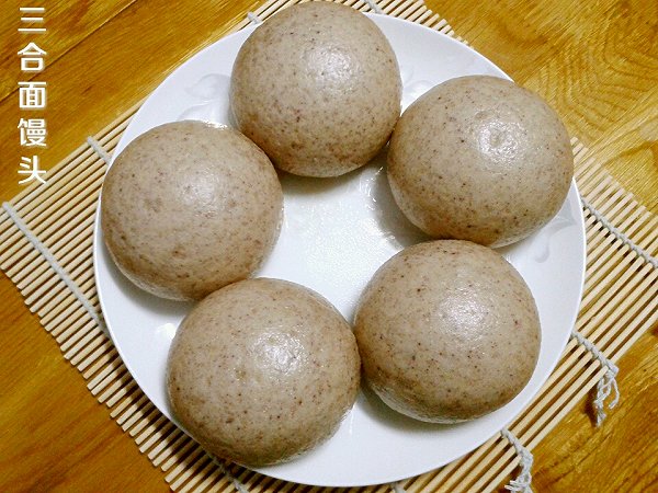 三合面馒头