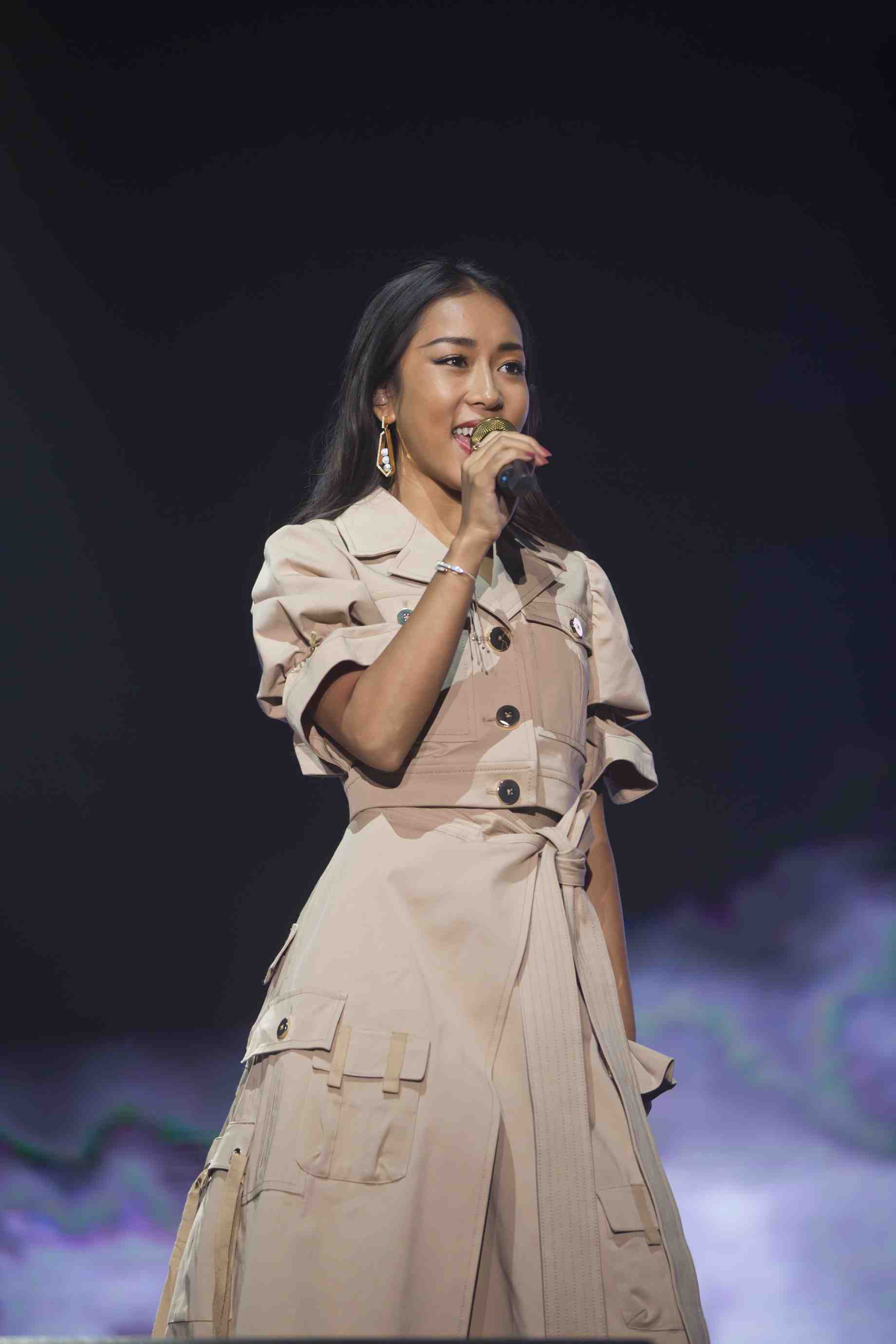  p>吉克隽逸(summer),汉名王隽逸,1988年5月13日出生于 a target="