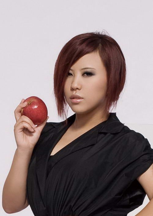  p>韩真真,1986年3月31日出生于陕西省西安市,中国内地女歌手.