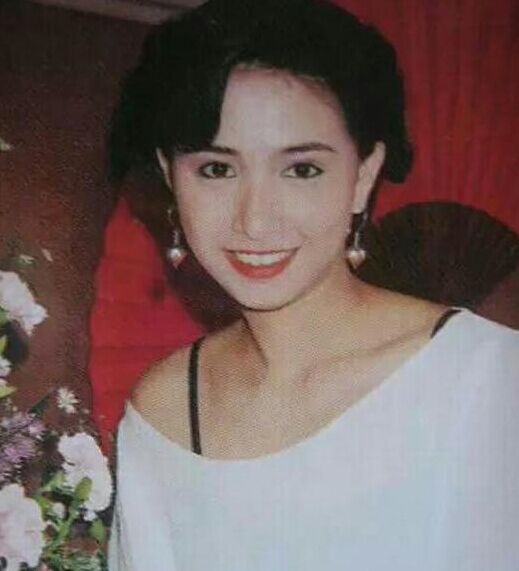  p>《秋飔》是1990年 a target="_blank" href="/item/吴婉芳/6958"