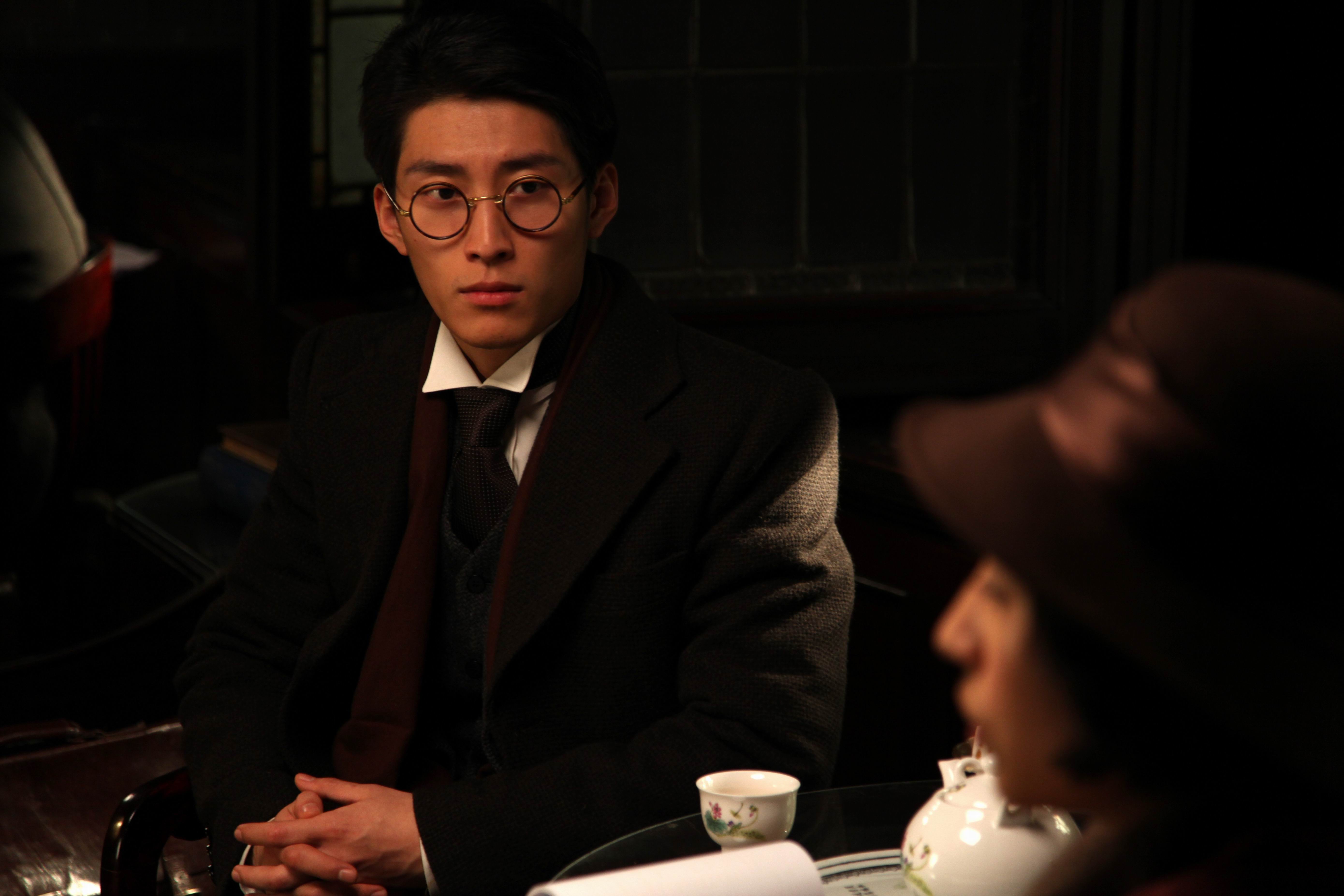  p>《秋之白华》是由 a href="#" data-lemmaid="6197616">霍建起 /a>