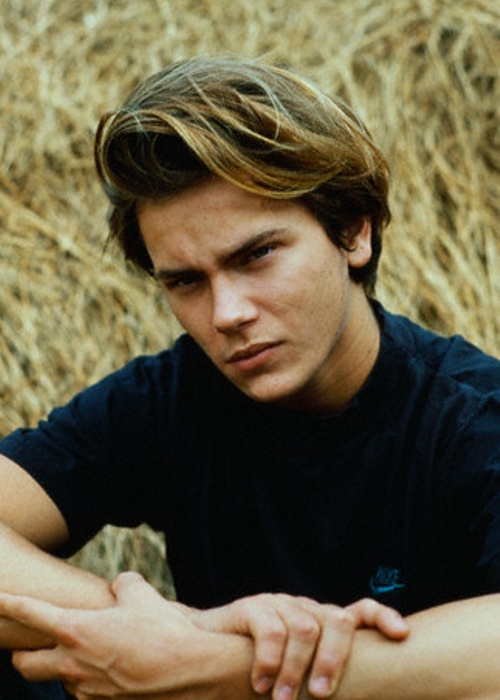  p>瑞凡·菲尼克斯(river phoenix,1970年8月23日-1993年10月31日)