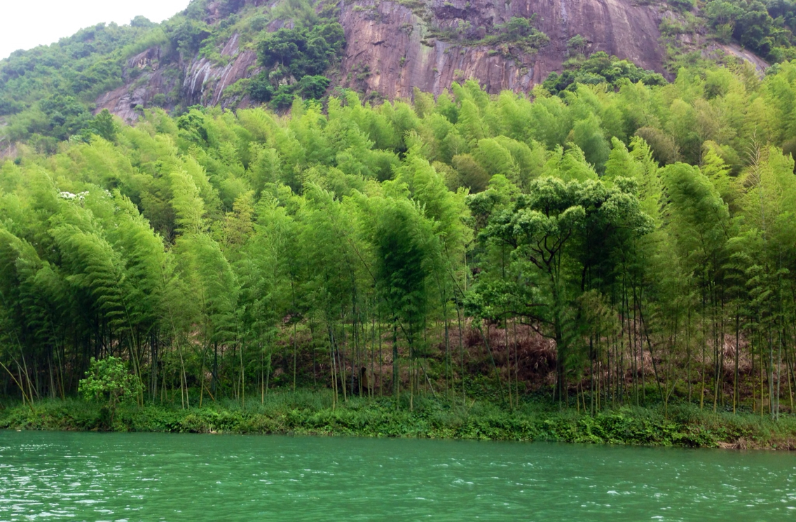  p>九鲤溪瀑景区,位于 a href="#" data-lemmaid="6586634">太姥山岳