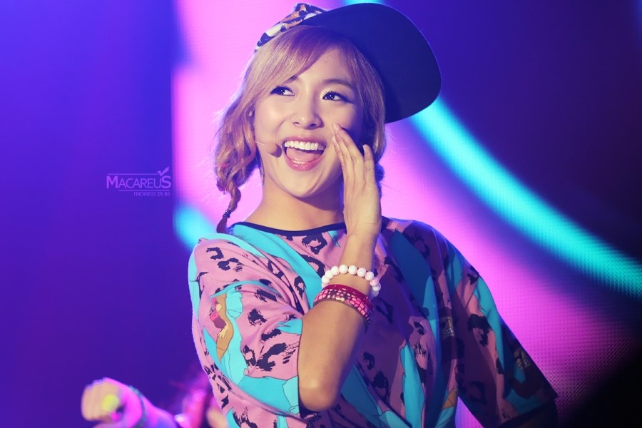  p>朴善怜(luna),1993年8月12日出生于韩国首尔.