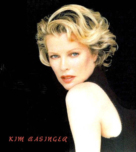  p data-id="go06g5ae3x">金·贝辛格,1953年12月8日出生于美国乔治亚