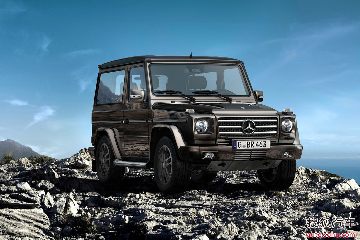 其简洁明朗的线条勾勒出越野车应有的刚劲线条,又有奔驰家族特有的