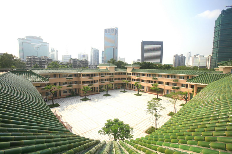  p>广州市华侨外国语学校又名华侨小学,创办于1955年,是全国第一所由