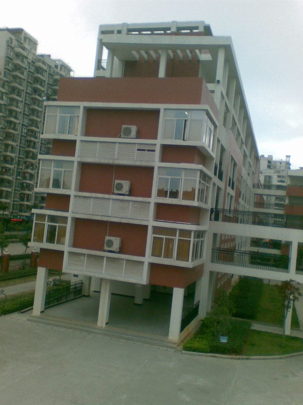  p>福清市滨江初级中学是2008年8月经福清市委,市政府批准成立的,由 a