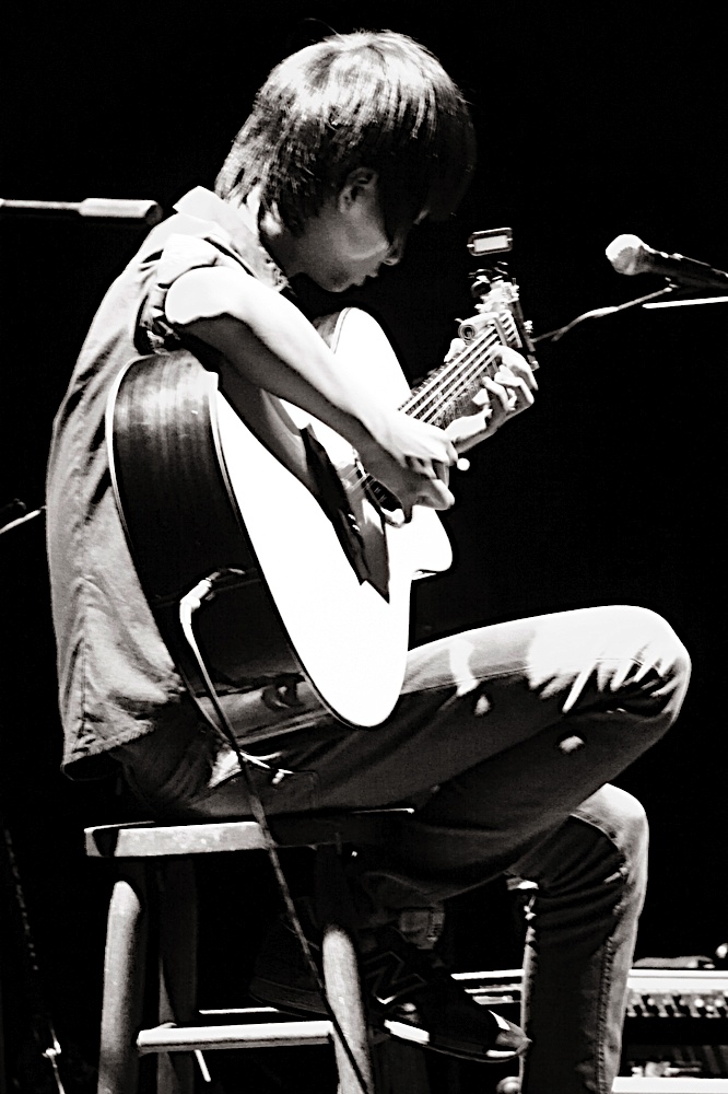  p>郑成河(1996年9月2日),原名郑晟河(2013年12月28日经纪人微博纠正)